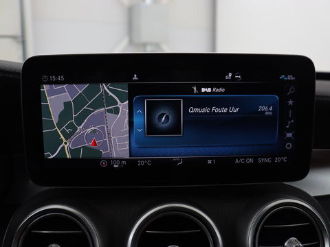Mercedes-Benz C-Klasse 300e AMG | Stoelventilatie | Panoramadak | Leder | Burmester | Memory | Luchtvering | Carplay | Stoelverwarming | Navigatie | Full LED
