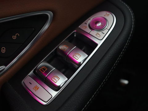 Mercedes-Benz C-Klasse 300e AMG | Stoelventilatie | Panoramadak | Leder | Burmester | Memory | Luchtvering | Carplay | Stoelverwarming | Navigatie | Full LED