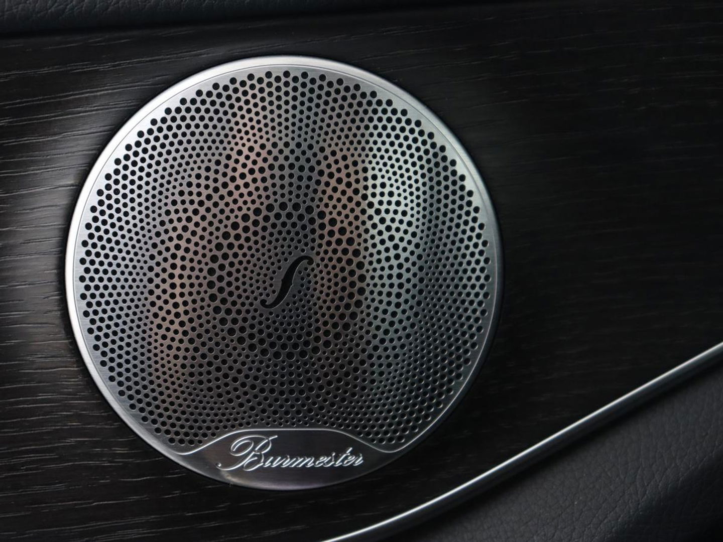 Mercedes-Benz C-Klasse 300e AMG | Stoelventilatie | Panoramadak | Leder | Burmester | Memory | Luchtvering | Carplay | Stoelverwarming | Navigatie | Full LED