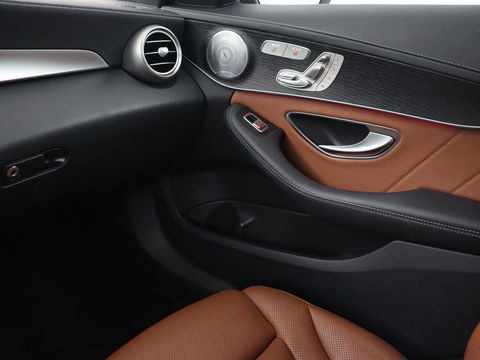 Mercedes-Benz C-Klasse 300e AMG | Stoelventilatie | Panoramadak | Leder | Burmester | Memory | Luchtvering | Carplay | Stoelverwarming | Navigatie | Full LED