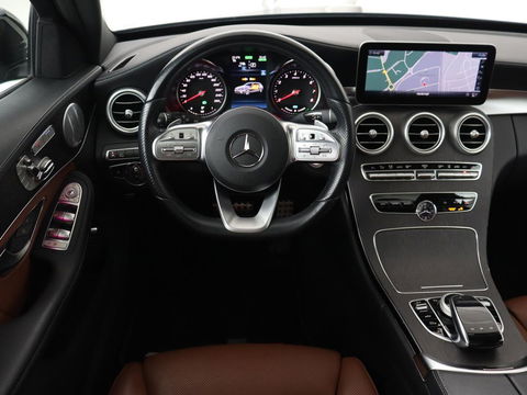 Mercedes-Benz C-Klasse 300e AMG | Stoelventilatie | Panoramadak | Leder | Burmester | Memory | Luchtvering | Carplay | Stoelverwarming | Navigatie | Full LED