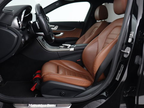Mercedes-Benz C-Klasse 300e AMG | Stoelventilatie | Panoramadak | Leder | Burmester | Memory | Luchtvering | Carplay | Stoelverwarming | Navigatie | Full LED