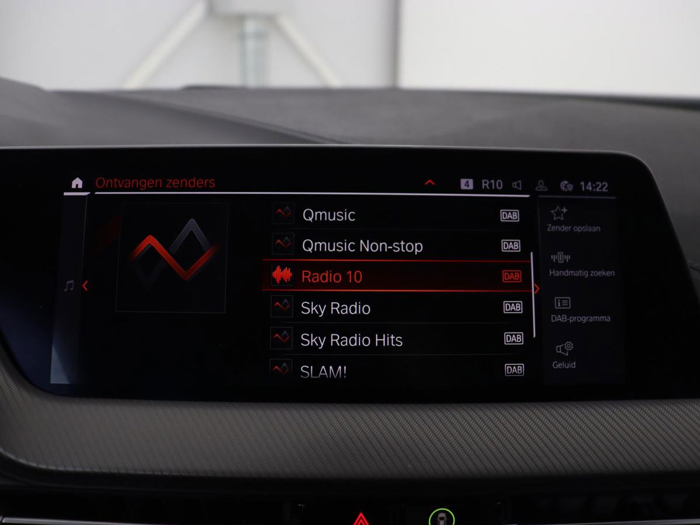 BMW 1-serie 118i Executive Edition | Sport Line | Carplay | Sportstoelen | Half leder | Live Cockpit | Climate control | Parkeerhulp | Cruise control | 'Storm Bay' Metallic