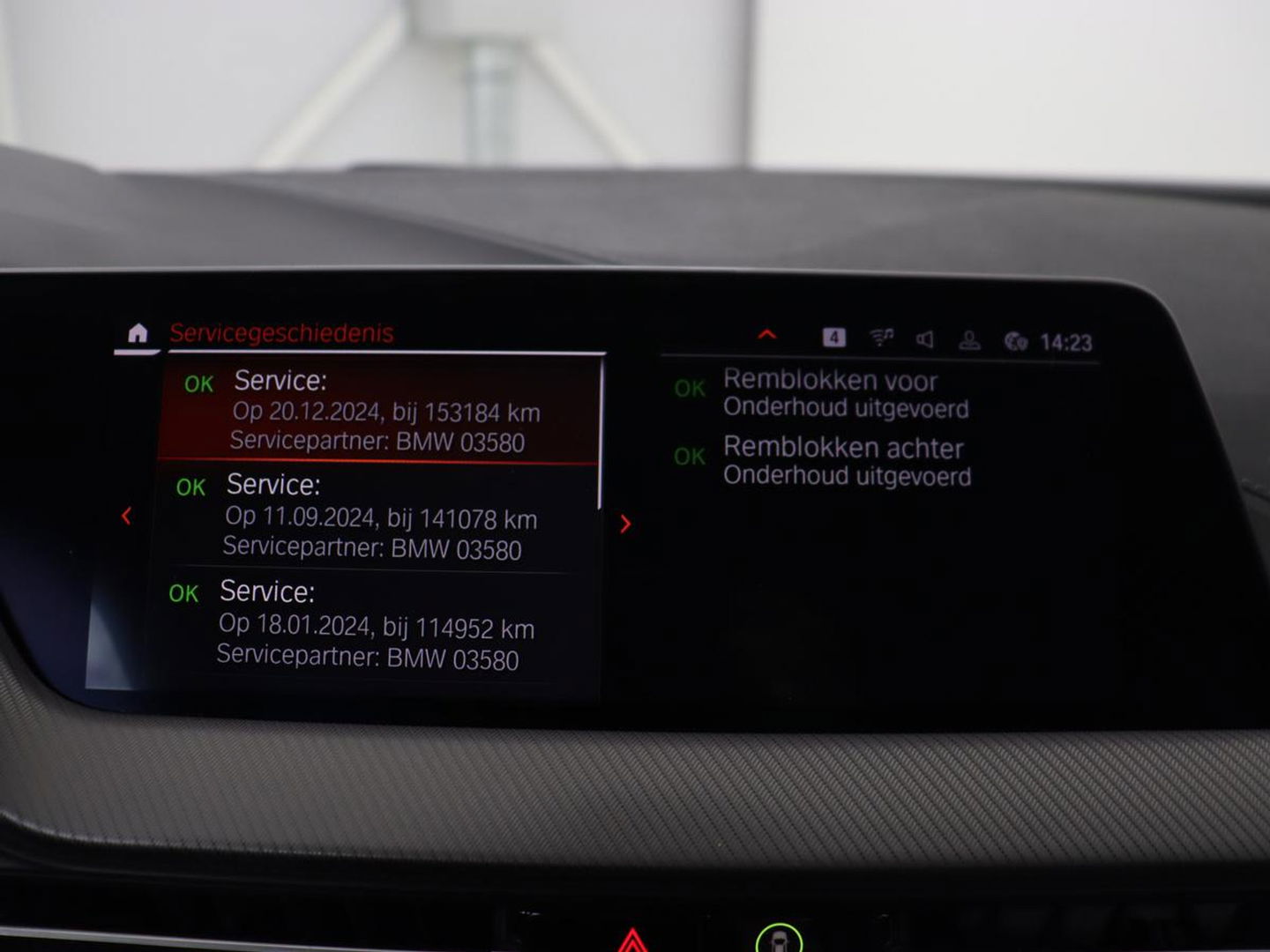 BMW 1-serie 118i Executive Edition | Sport Line | Carplay | Sportstoelen | Half leder | Live Cockpit | Climate control | Parkeerhulp | Cruise control | 'Storm Bay' Metallic