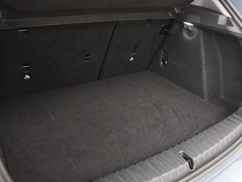 BMW 1-serie 118i Executive Edition | Sport Line | Carplay | Sportstoelen | Half leder | Live Cockpit | Climate control | Parkeerhulp | Cruise control | 'Storm Bay' Metallic