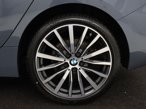 BMW 1-serie 118i Executive Edition | Sport Line | Carplay | Sportstoelen | Half leder | Live Cockpit | Climate control | Parkeerhulp | Cruise control | 'Storm Bay' Metallic