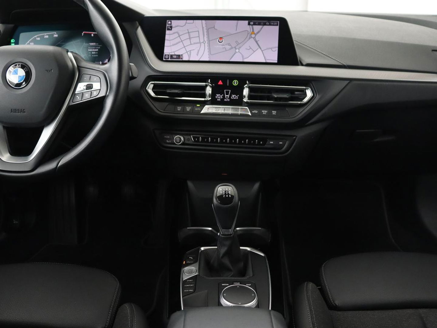 BMW 1-serie 118i Executive Edition | Sport Line | Carplay | Sportstoelen | Half leder | Live Cockpit | Climate control | Parkeerhulp | Cruise control | 'Storm Bay' Metallic