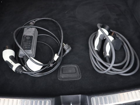 Mercedes-Benz GLC Coupé 300e 4Matic Business Solution AMG | Panoramadak | 360 Camera | Burmester Surround | Stoelverwarming | Trekhaak | Carplay | Matrix LED | Keyless | Leder/Alcantara