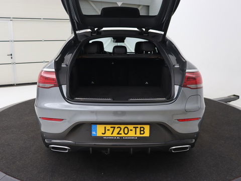 Mercedes-Benz GLC Coupé 300e 4Matic Business Solution AMG | Panoramadak | 360 Camera | Burmester Surround | Stoelverwarming | Trekhaak | Carplay | Matrix LED | Keyless | Leder/Alcantara