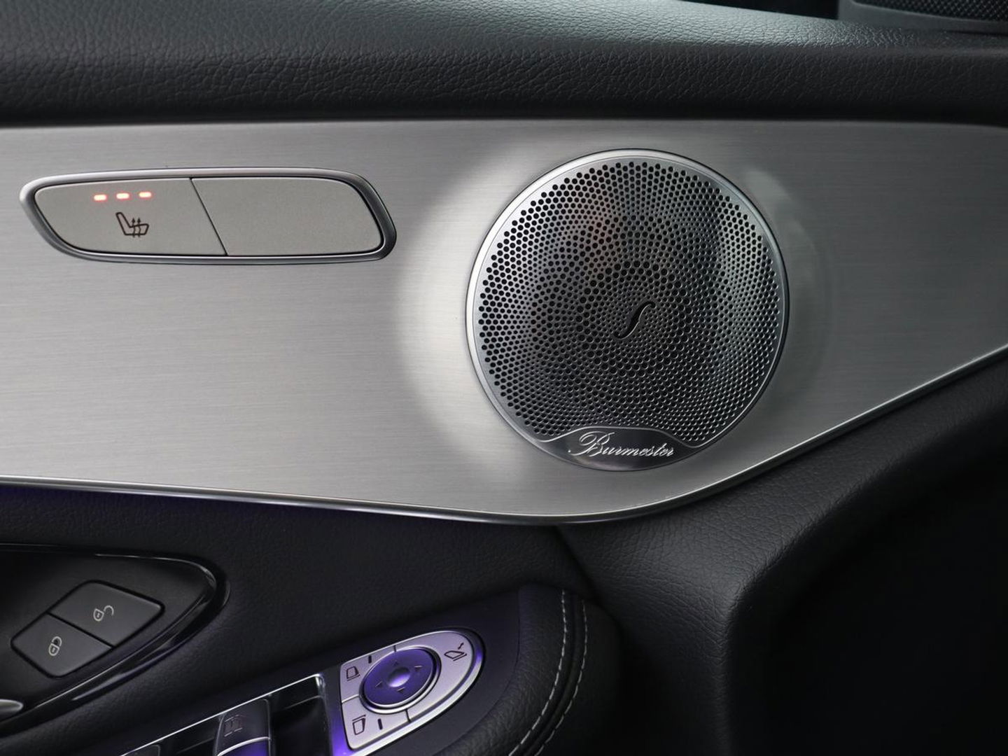 Mercedes-Benz GLC Coupé 300e 4Matic Business Solution AMG | Panoramadak | 360 Camera | Burmester Surround | Stoelverwarming | Trekhaak | Carplay | Matrix LED | Keyless | Leder/Alcantara