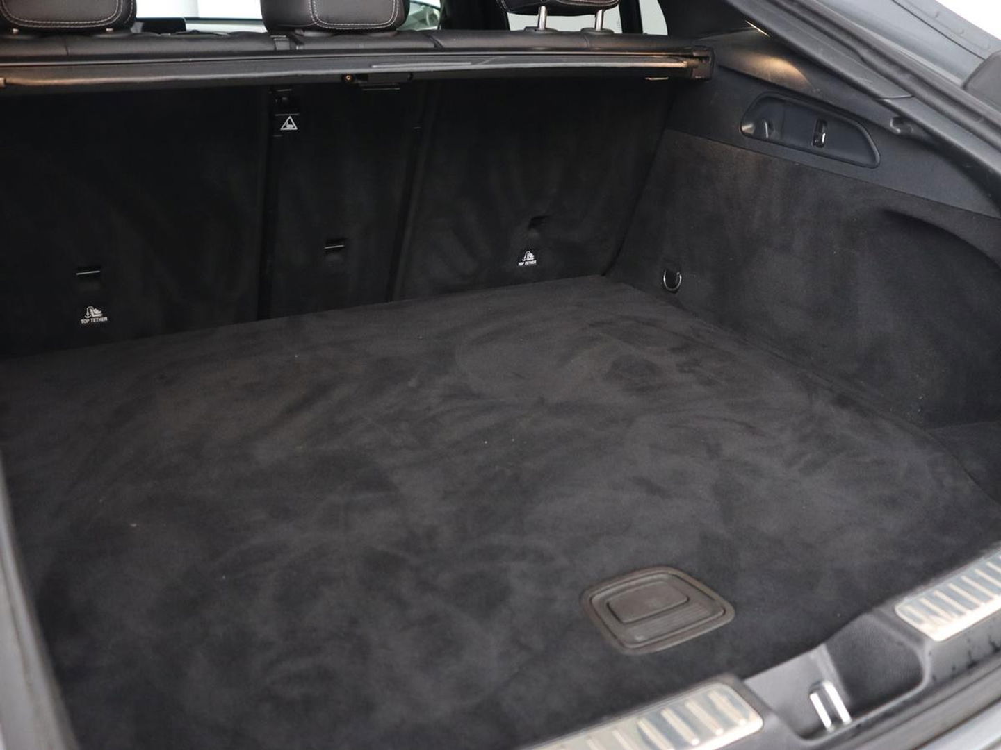 Mercedes-Benz GLC Coupé 300e 4Matic Business Solution AMG | Panoramadak | 360 Camera | Burmester Surround | Stoelverwarming | Trekhaak | Carplay | Matrix LED | Keyless | Leder/Alcantara