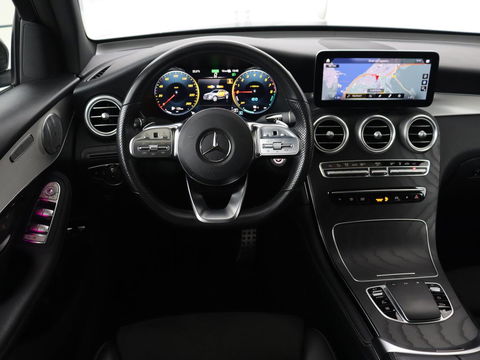Mercedes-Benz GLC Coupé 300e 4Matic Business Solution AMG | Panoramadak | 360 Camera | Burmester Surround | Stoelverwarming | Trekhaak | Carplay | Matrix LED | Keyless | Leder/Alcantara