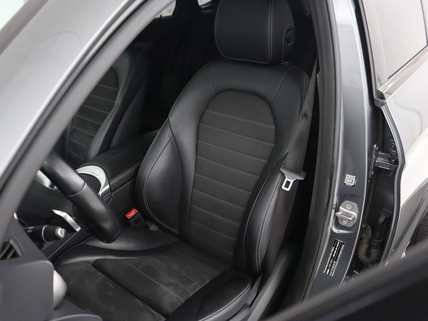 Mercedes-Benz GLC Coupé 300e 4Matic Business Solution AMG | Panoramadak | 360 Camera | Burmester Surround | Stoelverwarming | Trekhaak | Carplay | Matrix LED | Keyless | Leder/Alcantara
