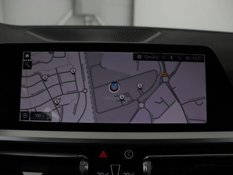 BMW 3-serie 330e eDrive Edition | Leder | Adaptive cruise | Stoelverwarming | Camera | Sport Line | Carplay | Sportstoelen | Live Cockpit | Keyless | Navigatie | Climate control