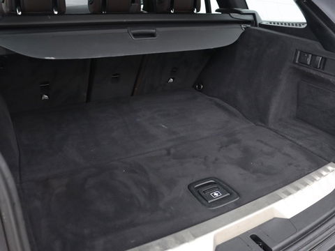 BMW 3-serie 330e eDrive Edition | Leder | Adaptive cruise | Stoelverwarming | Camera | Sport Line | Carplay | Sportstoelen | Live Cockpit | Keyless | Navigatie | Climate control