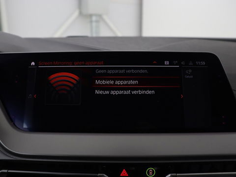 BMW 1-serie 118i Executive Edition | Carplay | Live Cockpit | Navigatie | Full LED | Climate control | Parkeerhulp | Cruise control