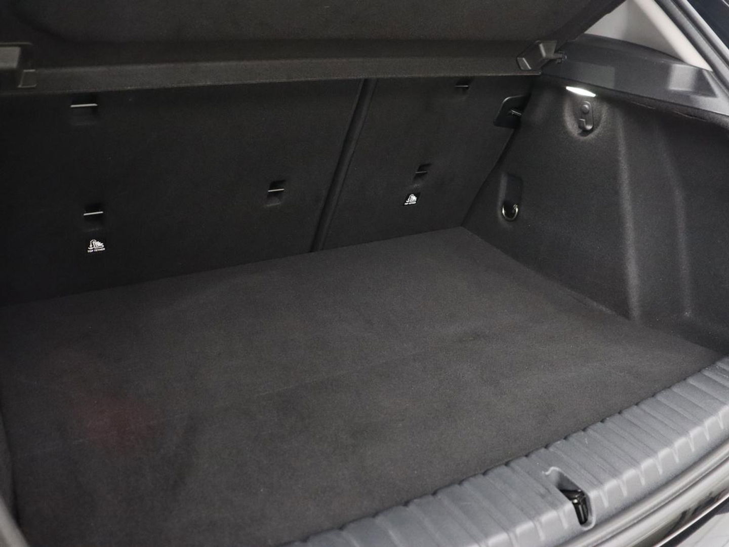BMW 1-serie 118i Executive Edition | Carplay | Live Cockpit | Navigatie | Full LED | Climate control | Parkeerhulp | Cruise control