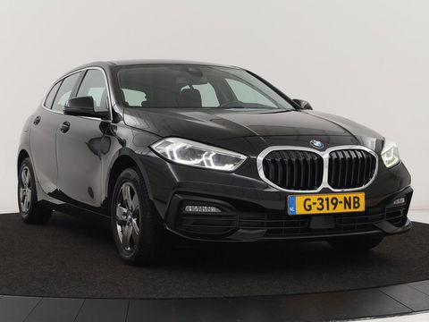 BMW 1-serie 118i Executive Edition | Carplay | Live Cockpit | Navigatie | Full LED | Climate control | Parkeerhulp | Cruise control