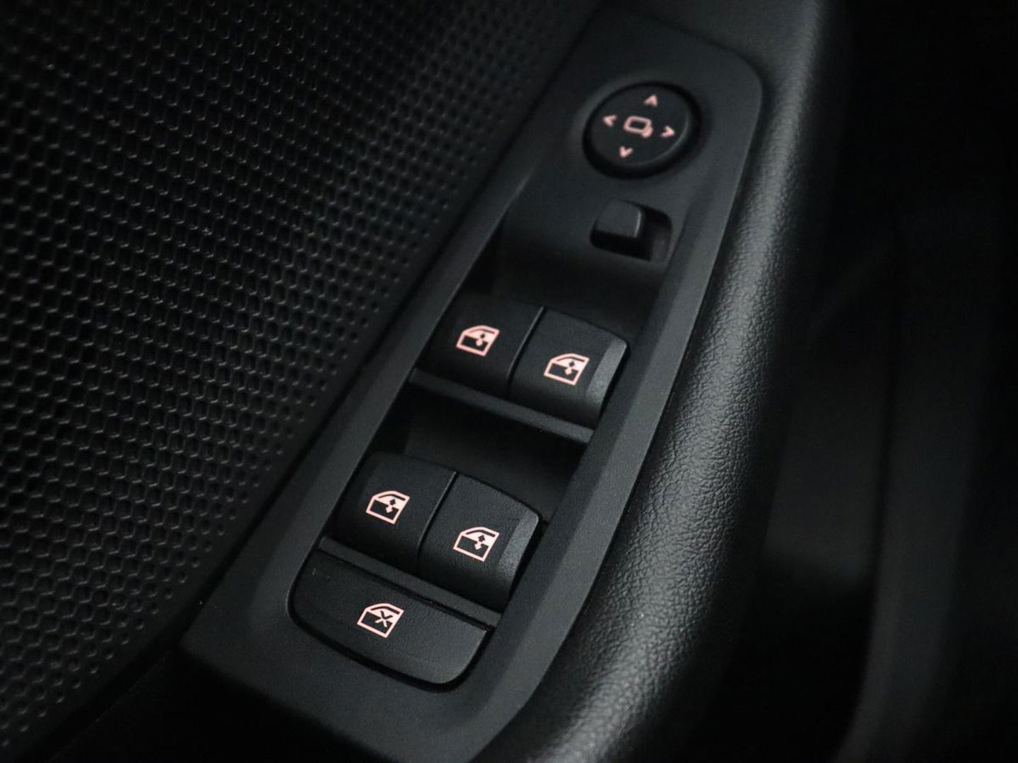 BMW 1-serie 118i Executive Edition | Carplay | Live Cockpit | Navigatie | Full LED | Climate control | Parkeerhulp | Cruise control
