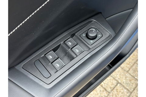 Volkswagen T-Roc Cabrio 1.0 TSI GOAL 115PK NIGHT EDITION NAVI AIRCO PDC LMV ADAPTIVECRUISE