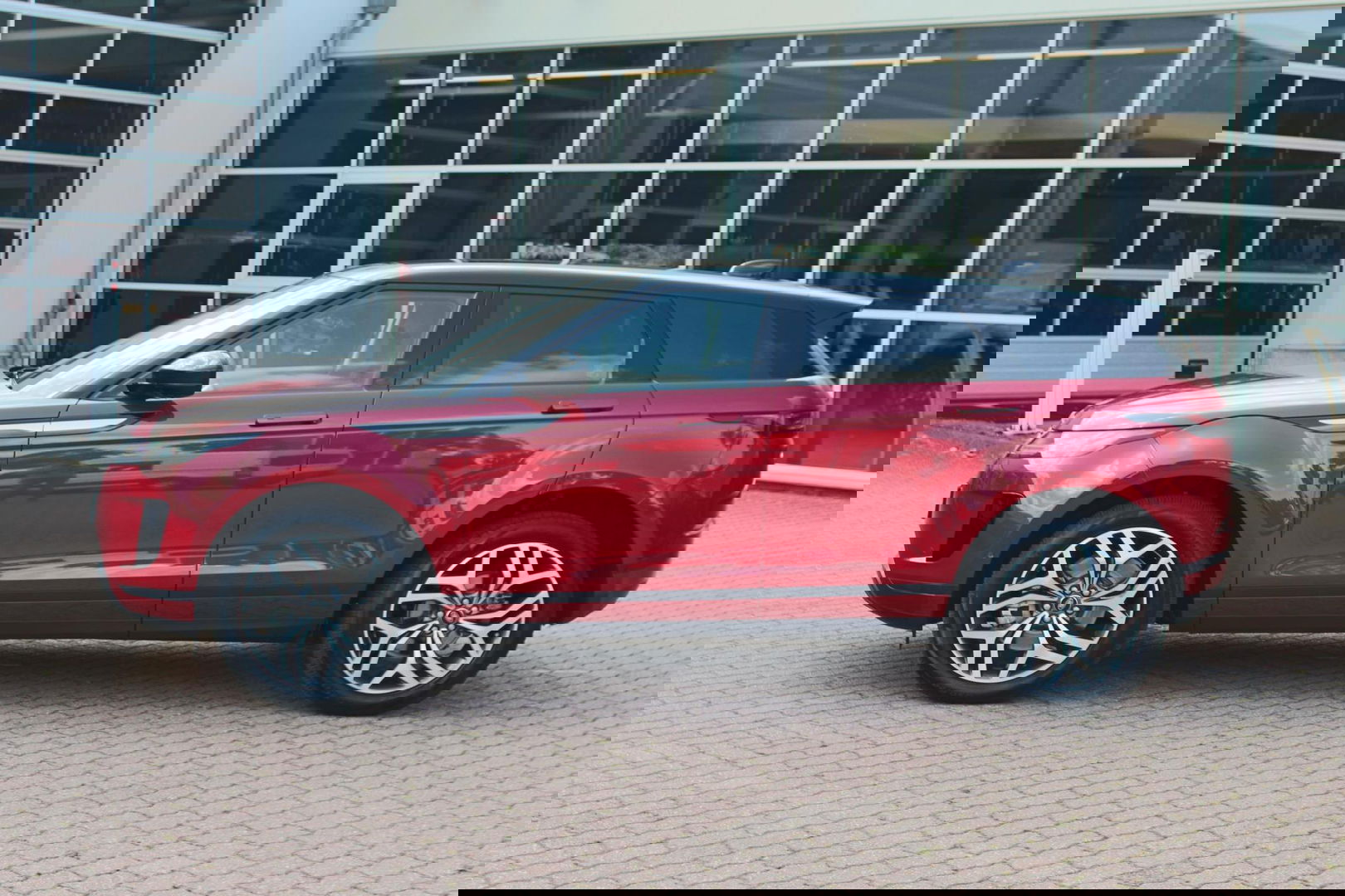 Land Rover Range Rover Evoque D180 diesel SE Cruise Control, Panoramadak, 20" Lichtmetalen velgen