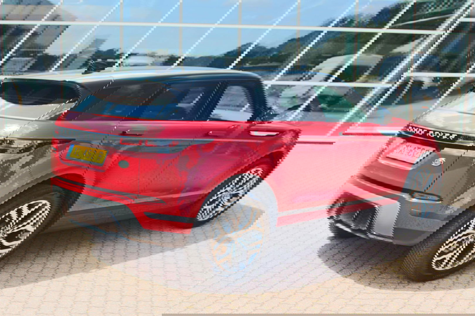 Land Rover Range Rover Evoque D180 diesel SE Cruise Control, Panoramadak, 20" Lichtmetalen velgen