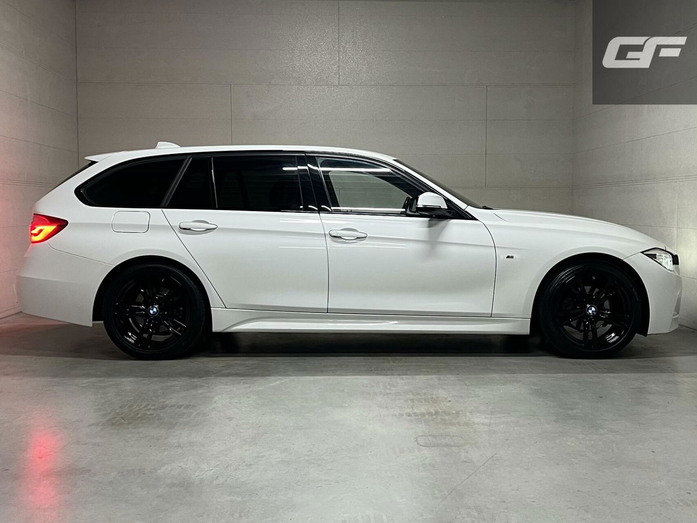 BMW 3 Serie Touring 318i M-Sport Navi Cruise Leer NAP