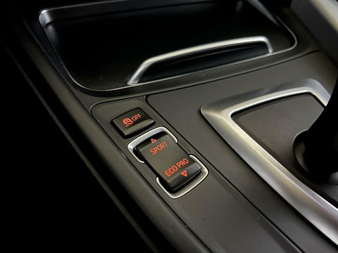 BMW 3 Serie Touring 318i M-Sport Navi Cruise Leer NAP