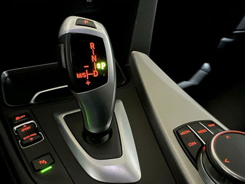 BMW 3 Serie Touring 318i M-Sport Navi Cruise Leer NAP