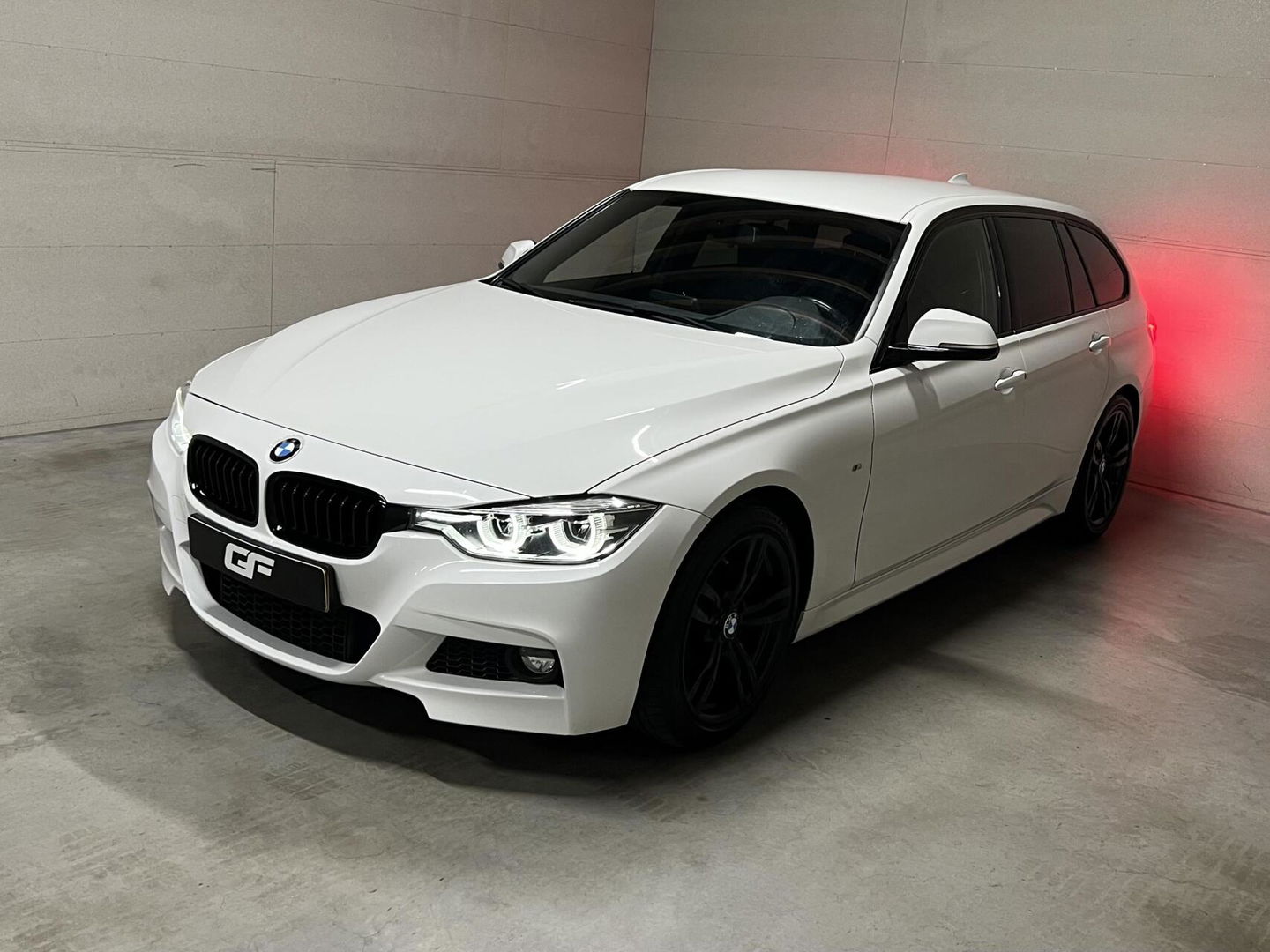 BMW 3 Serie Touring 318i M-Sport Navi Cruise Leer NAP