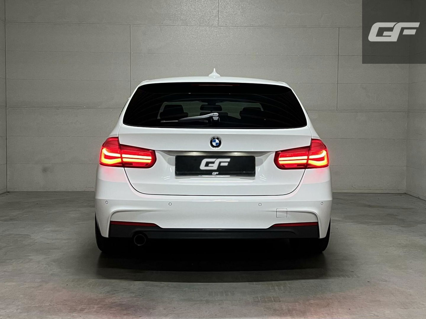 BMW 3 Serie Touring 318i M-Sport Navi Cruise Leer NAP