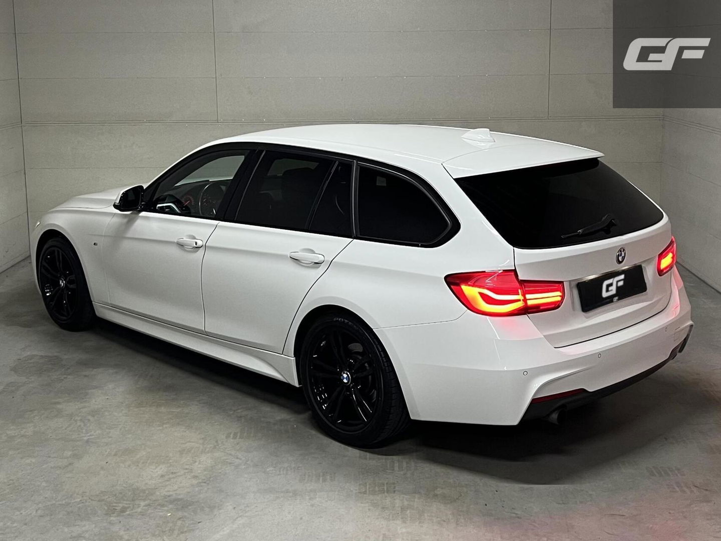 BMW 3 Serie Touring 318i M-Sport Navi Cruise Leer NAP