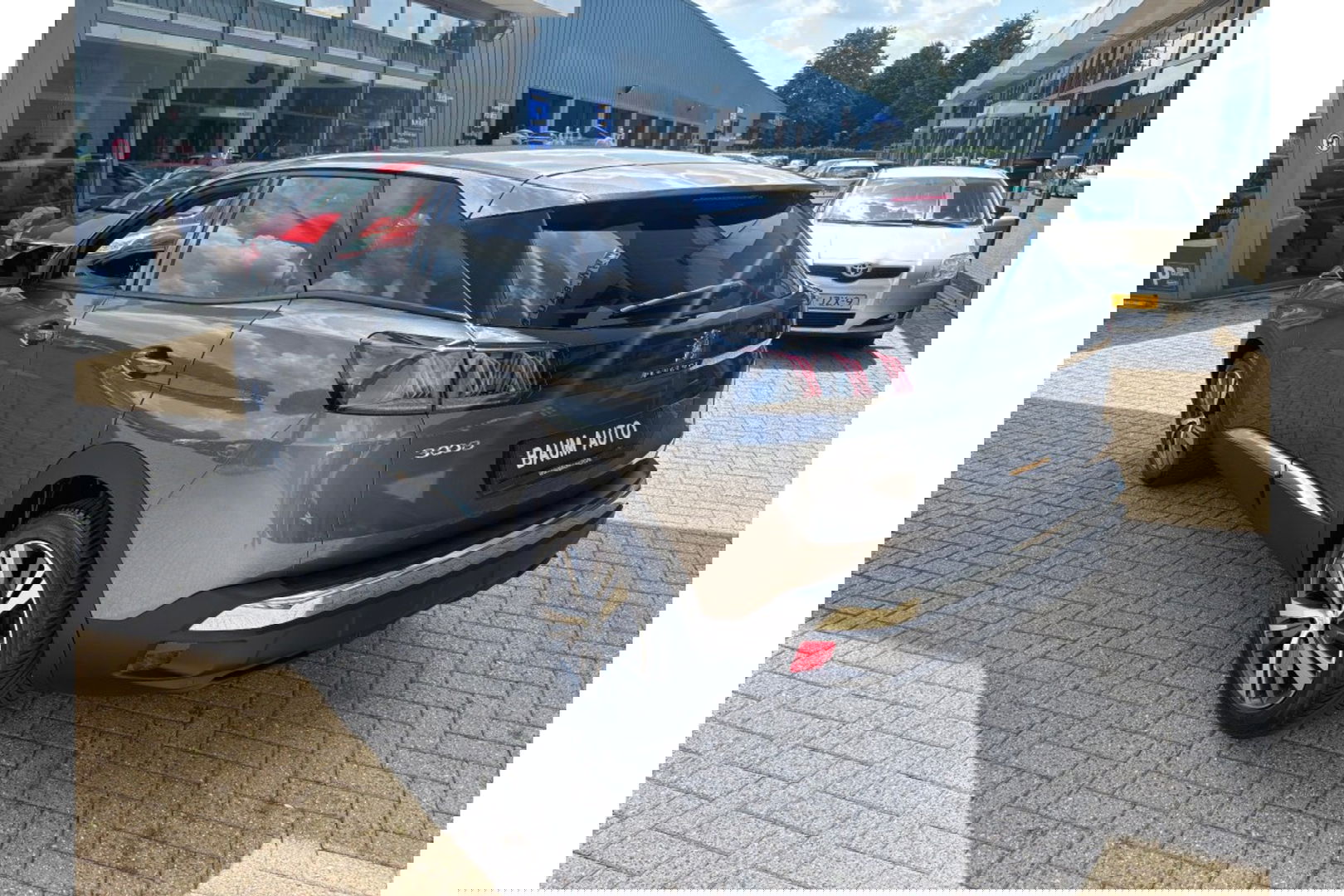 Peugeot 3008 1.2 130PK AUTOMAAT ALLURE P.BNS NAVI PDC-CAMERA LMV