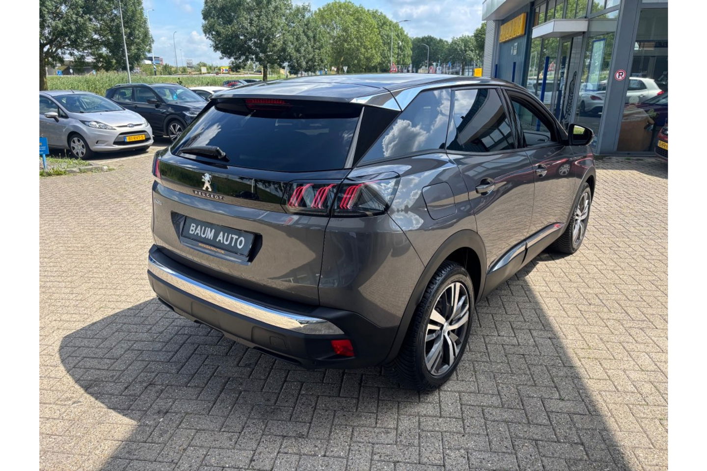 Peugeot 3008 1.2 130PK AUTOMAAT ALLURE P.BNS NAVI PDC-CAMERA LMV