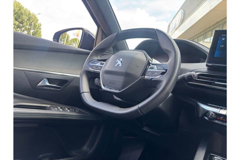 Peugeot 3008 1.2 130PK AUTOMAAT ALLURE P.BNS NAVI PDC-CAMERA LMV