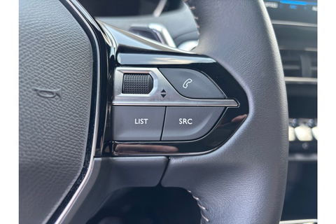Peugeot 3008 1.2 130PK AUTOMAAT ALLURE P.BNS NAVI PDC-CAMERA LMV