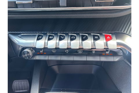Peugeot 3008 1.2 130PK AUTOMAAT ALLURE P.BNS NAVI PDC-CAMERA LMV