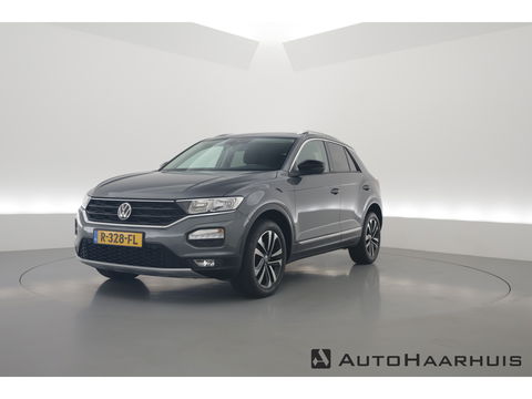 Volkswagen T-Roc 1.5 TSI Style | Navi | Adapt. Cruise | Apple CarPlay | Stoelverw. | PDC | All seasons