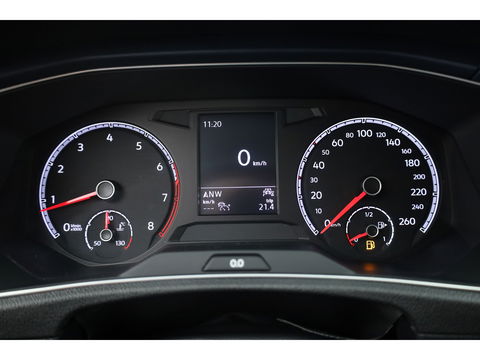 Volkswagen T-Roc 1.5 TSI Style | Navi | Adapt. Cruise | Apple CarPlay | Stoelverw. | PDC | All seasons