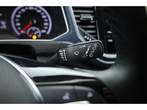 Volkswagen T-Roc 1.5 TSI Style | Navi | Adapt. Cruise | Apple CarPlay | Stoelverw. | PDC | All seasons