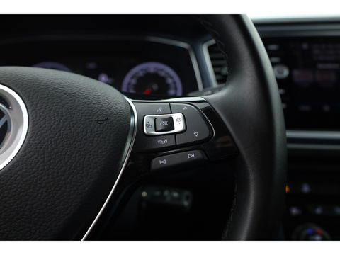 Volkswagen T-Roc 1.5 TSI Style | Navi | Adapt. Cruise | Apple CarPlay | Stoelverw. | PDC | All seasons