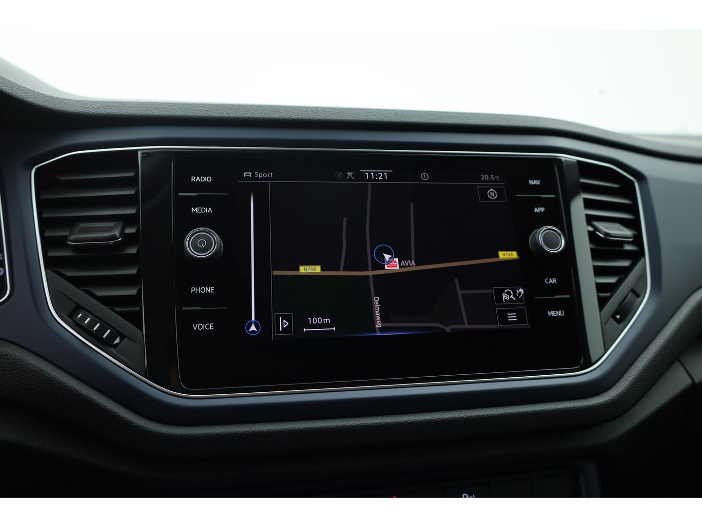 Volkswagen T-Roc 1.5 TSI Style | Navi | Adapt. Cruise | Apple CarPlay | Stoelverw. | PDC | All seasons