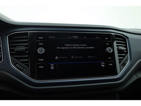Volkswagen T-Roc 1.5 TSI Style | Navi | Adapt. Cruise | Apple CarPlay | Stoelverw. | PDC | All seasons