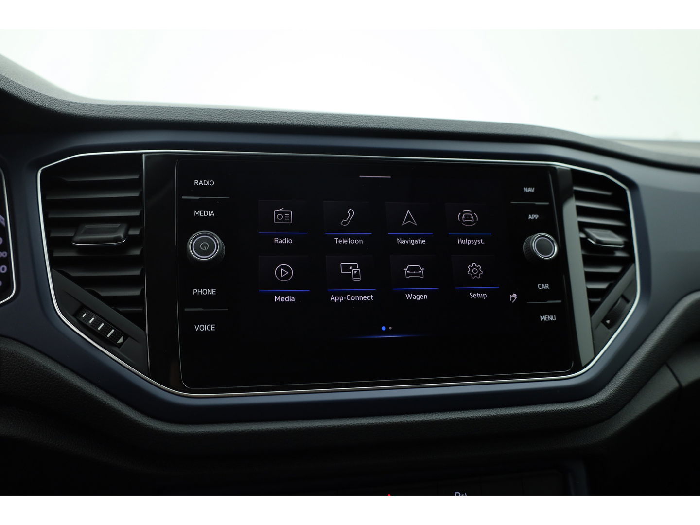 Volkswagen T-Roc 1.5 TSI Style | Navi | Adapt. Cruise | Apple CarPlay | Stoelverw. | PDC | All seasons
