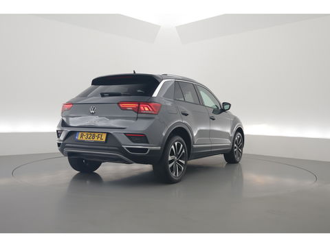 Volkswagen T-Roc 1.5 TSI Style | Navi | Adapt. Cruise | Apple CarPlay | Stoelverw. | PDC | All seasons
