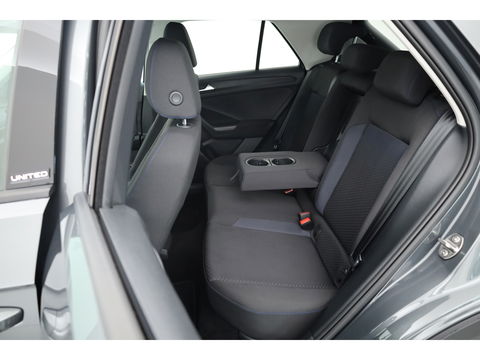 Volkswagen T-Roc 1.5 TSI Style | Navi | Adapt. Cruise | Apple CarPlay | Stoelverw. | PDC | All seasons