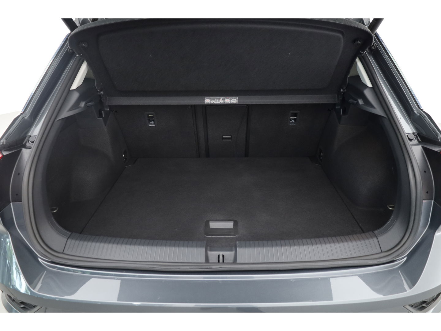 Volkswagen T-Roc 1.5 TSI Style | Navi | Adapt. Cruise | Apple CarPlay | Stoelverw. | PDC | All seasons