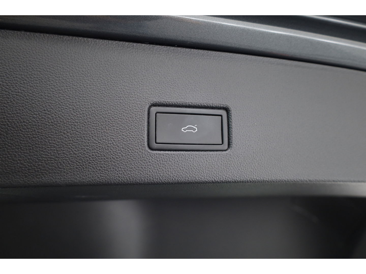 Volkswagen T-Roc 1.5 TSI Style | Navi | Adapt. Cruise | Apple CarPlay | Stoelverw. | PDC | All seasons