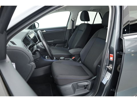 Volkswagen T-Roc 1.5 TSI Style | Navi | Adapt. Cruise | Apple CarPlay | Stoelverw. | PDC | All seasons