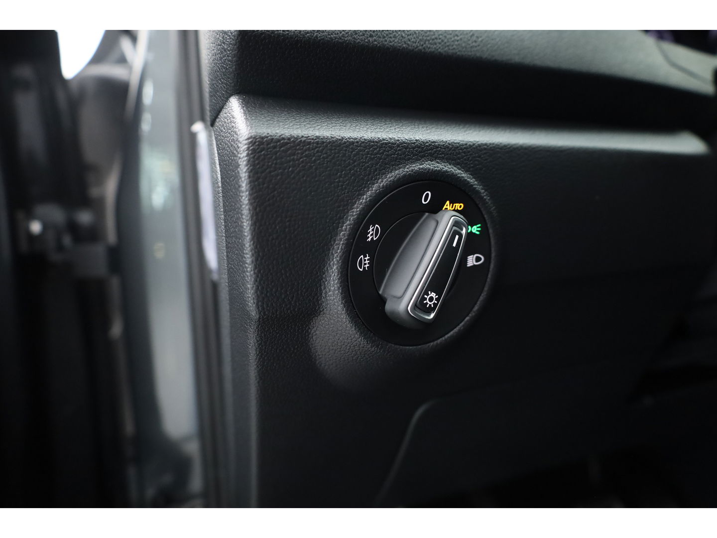 Volkswagen T-Roc 1.5 TSI Style | Navi | Adapt. Cruise | Apple CarPlay | Stoelverw. | PDC | All seasons